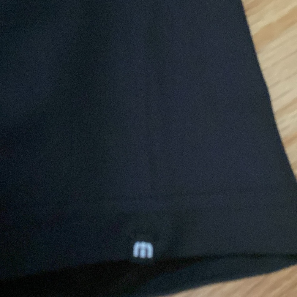 NWT Travis Mathew Oceanside Polo Shirt Mens M Black Intuit Logo Golf - Picture 3 of 13